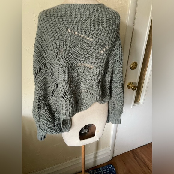 Moon & Madison Batwing Dolman Sleeve Sweater -Sz M- - Picture 3 of 5